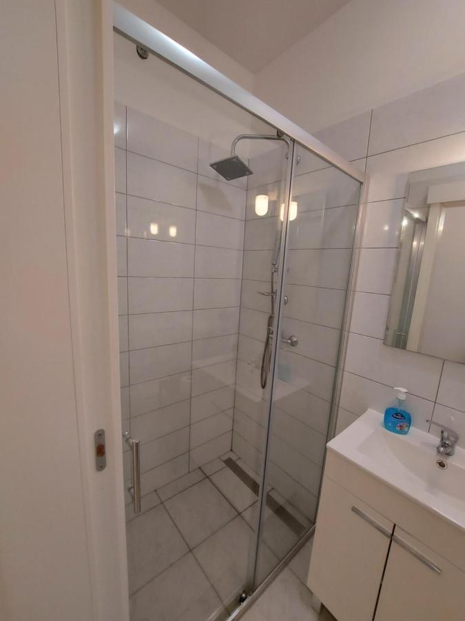 Studio Apartments Ana & Mia Віс Екстер'єр фото