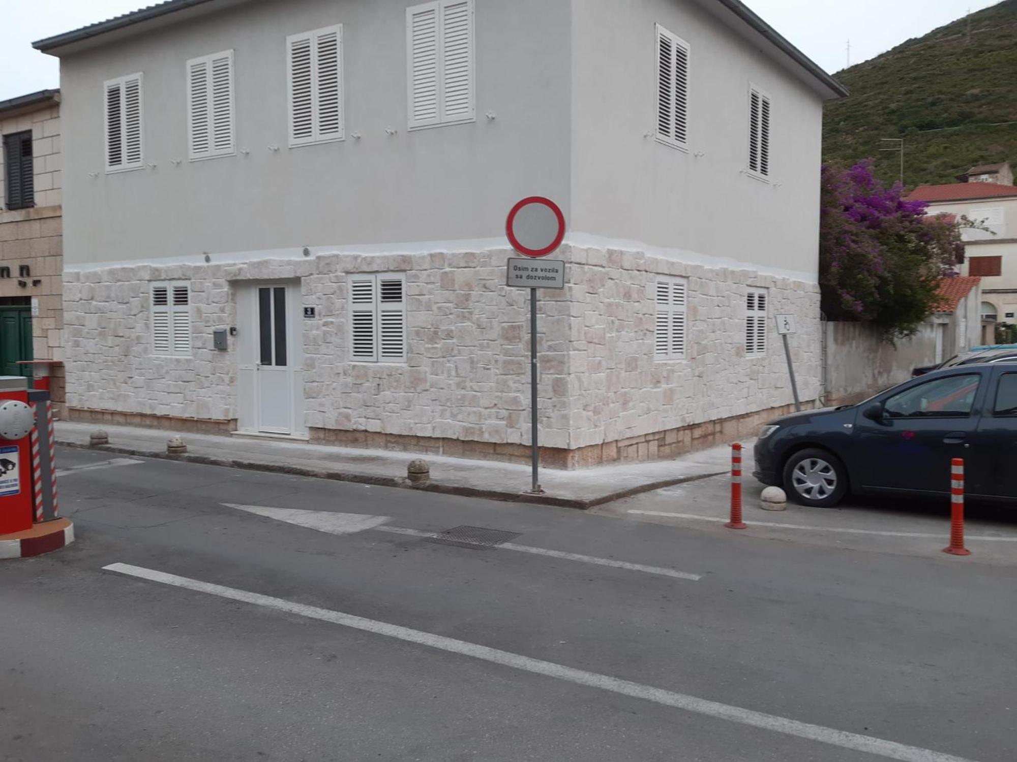 Studio Apartments Ana & Mia Віс Екстер'єр фото