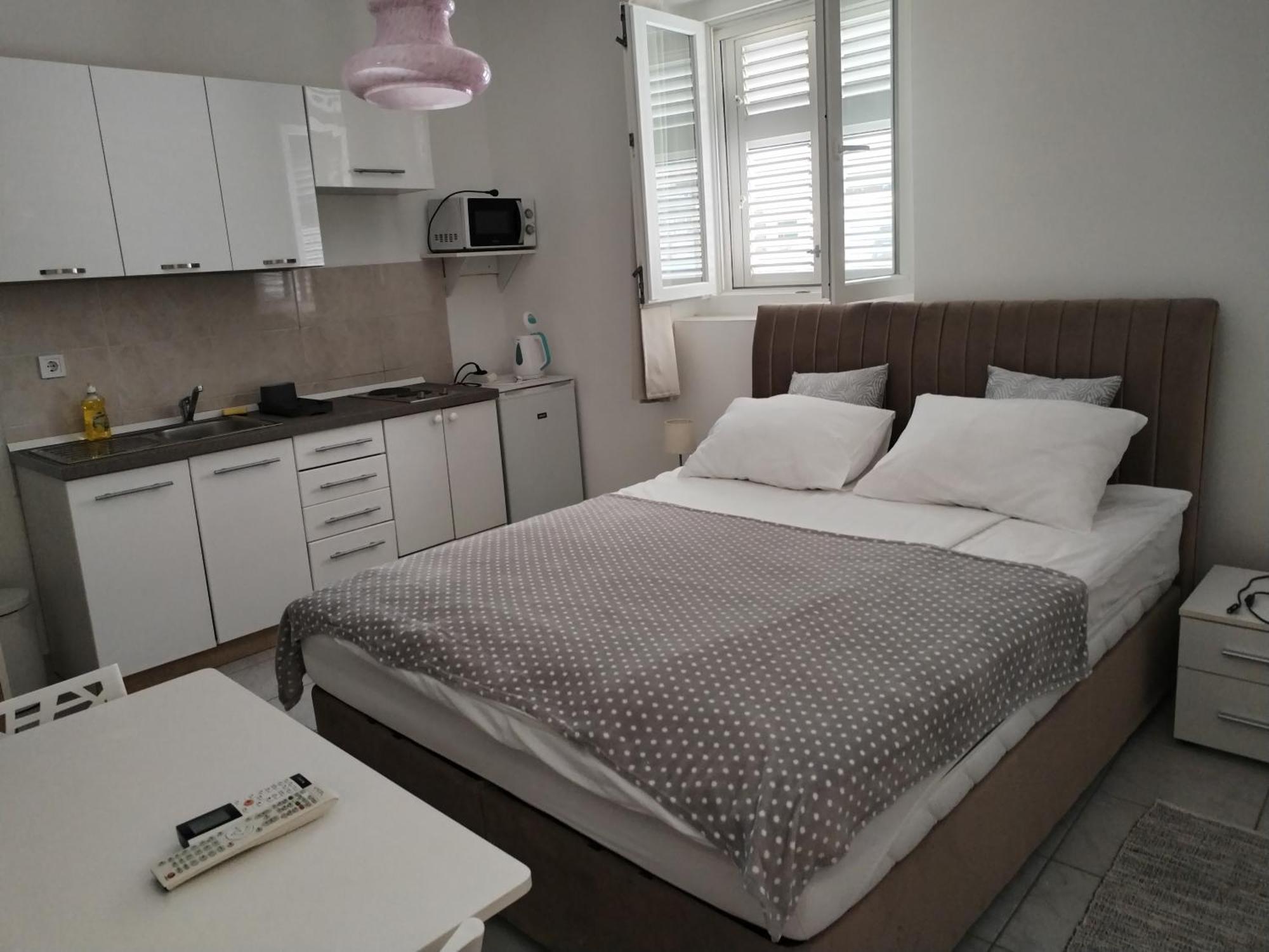 Studio Apartments Ana & Mia Віс Екстер'єр фото